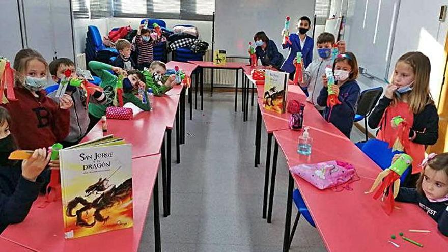 Los niños escucharon un cuento y realizaron un taller. |     