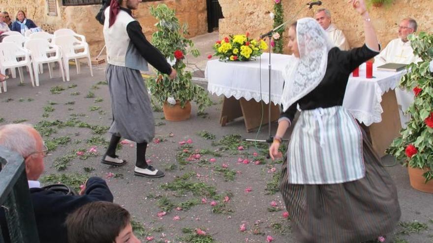 Los vecinos de la calle Trinitat, de fiesta