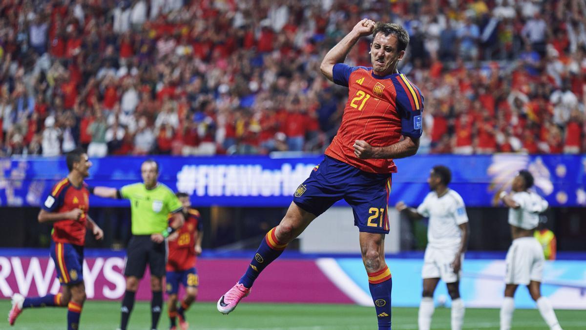 Dos exfutbolistas del Valencia CF en el top-5 de goleadores de España que amenaza Oyarzabal