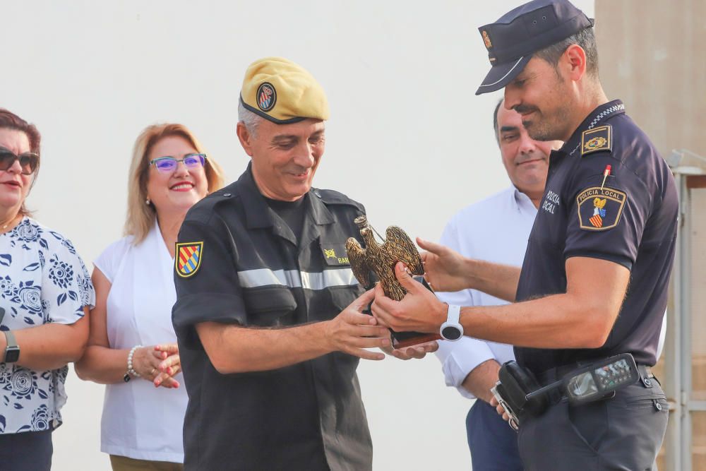 Orihuela despide a la UME entre vítores y aplausos