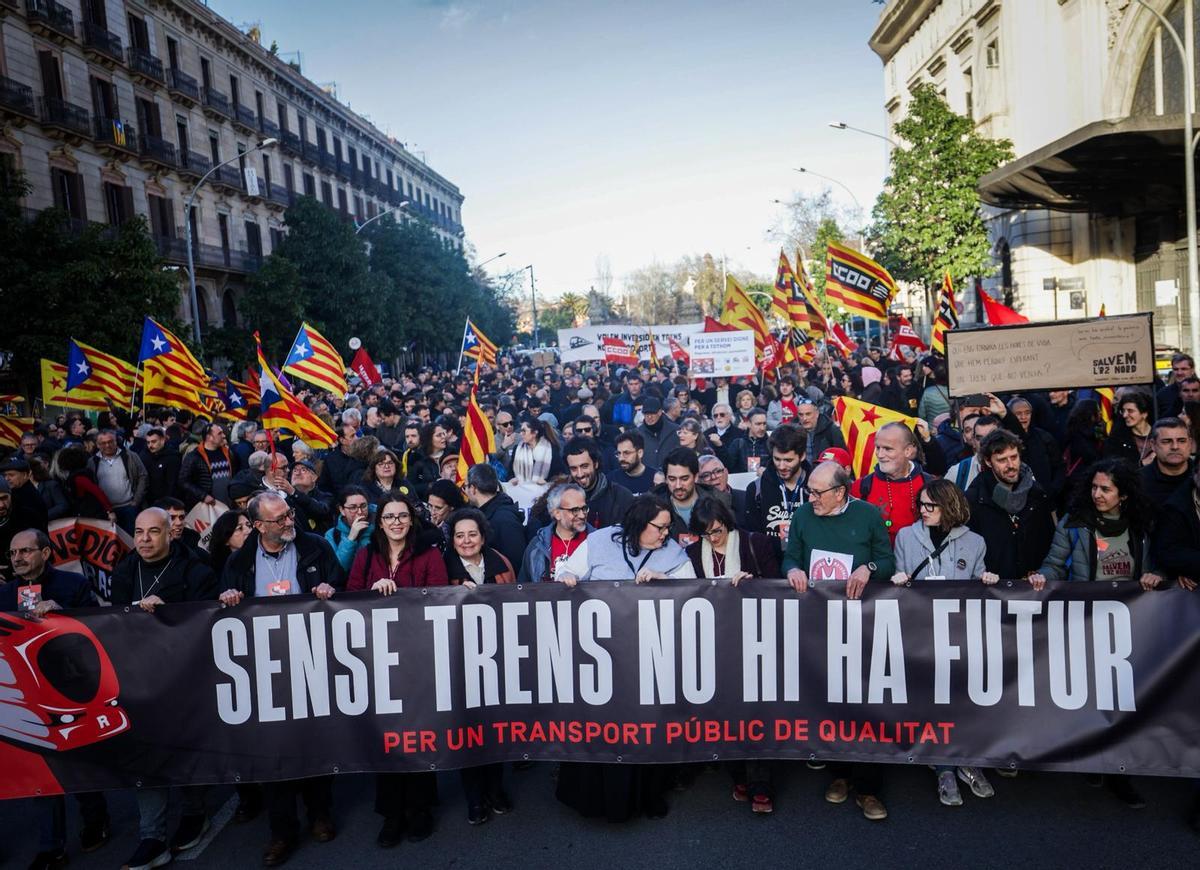 Los usuarios de Rodalies salen a la calle para exigir un servicio digno
