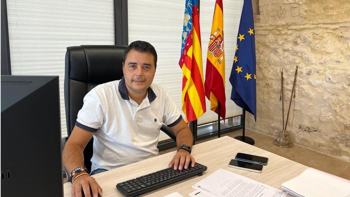 El alcalde Gorka Gómez en su despacho