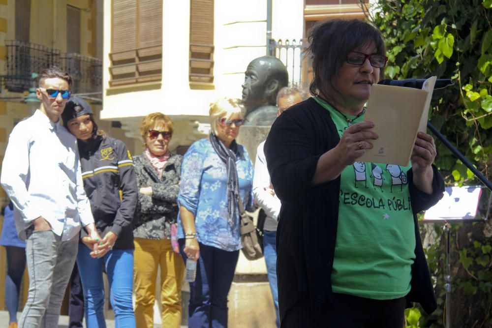 Alcoy escribe una poesía con música y flores para Valls