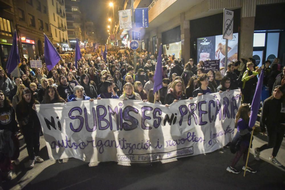 GALERIA | Manifestació feminista pel 8M a Manresa