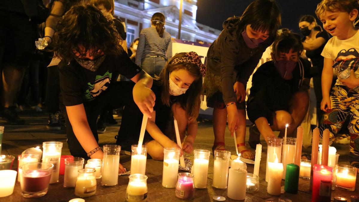 Acto celebrado en Madrid contra la violencia celebrado el viernes, un día después de hallar el cuerpo sin vida de la pequeña Olivia.