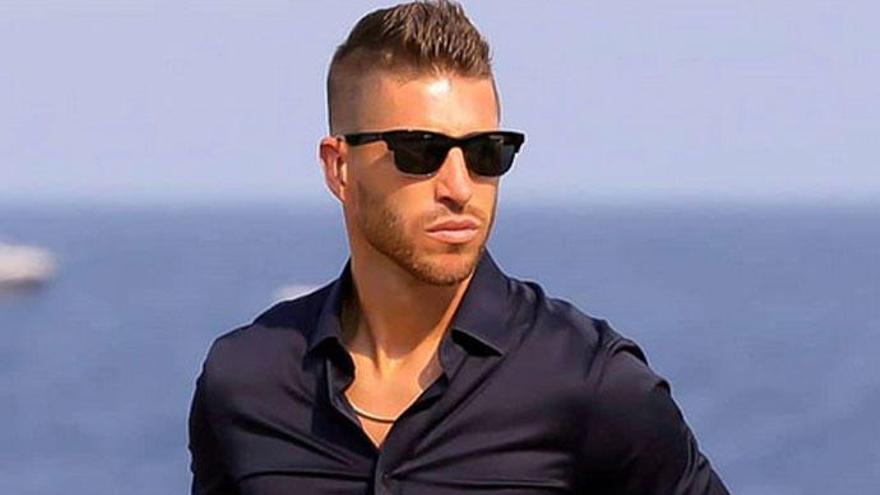 Ramos revoluciona las redes con su camisa de Versace - Levante-EMV