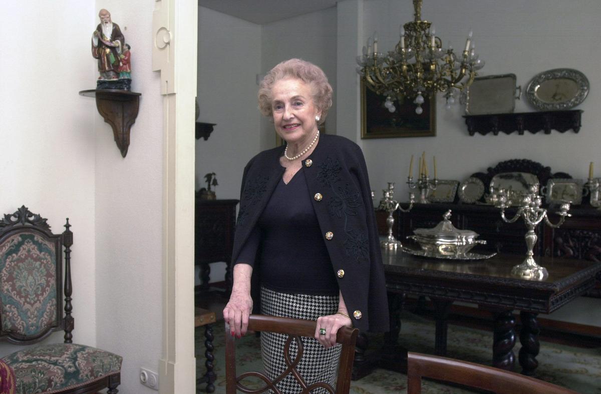 LA ESCRITORA KETTY QUINTANA, HERMANA DE GUILLERMO QUINTANA LACACI, TENIENTE GENERAL DEL EJERCITO DE TIERRA, EL CORUÑES QUE SALVO LA DEMOCRACIA AL EVITAR QUE TRIUNFARA EL GOLPE DE ESTADO DEL 23-F  (23 DE FEBRERO DE 1981).. 05/03/06DEFENSA. MANDOS MILITARES. GOLPE MILITAR. GOLPES DE ESTADO. FAMILIARES