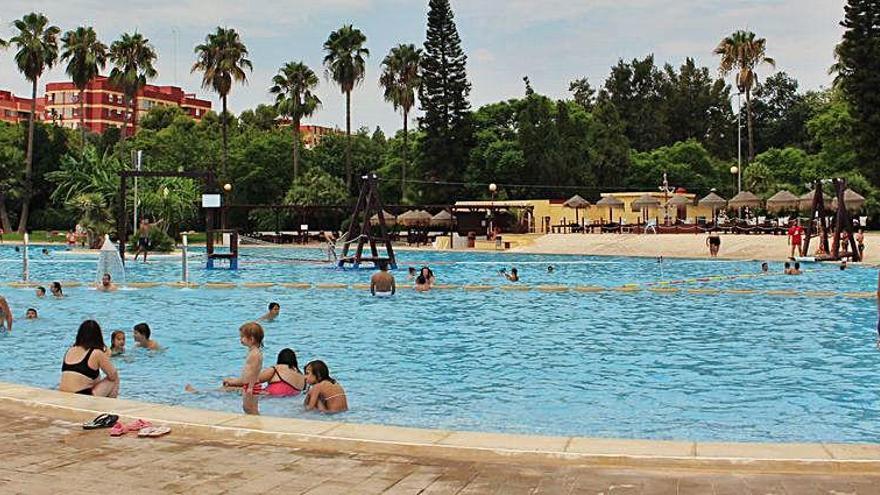 El parque acuático de Benicalap se encuentra a un nivel de ocupación lejos de los parámetros mínimos de rentabilidad.