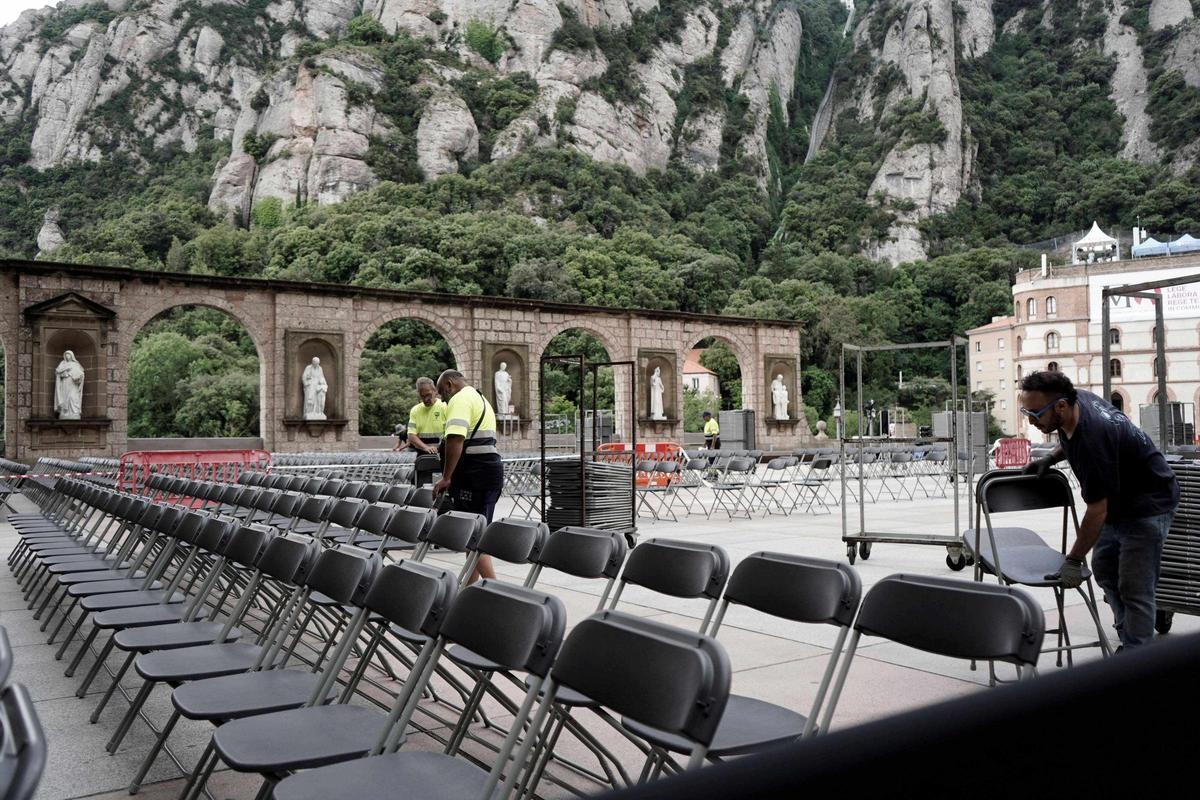 Preparatius a Montserrat per a la visita del Papa Lleó XIV