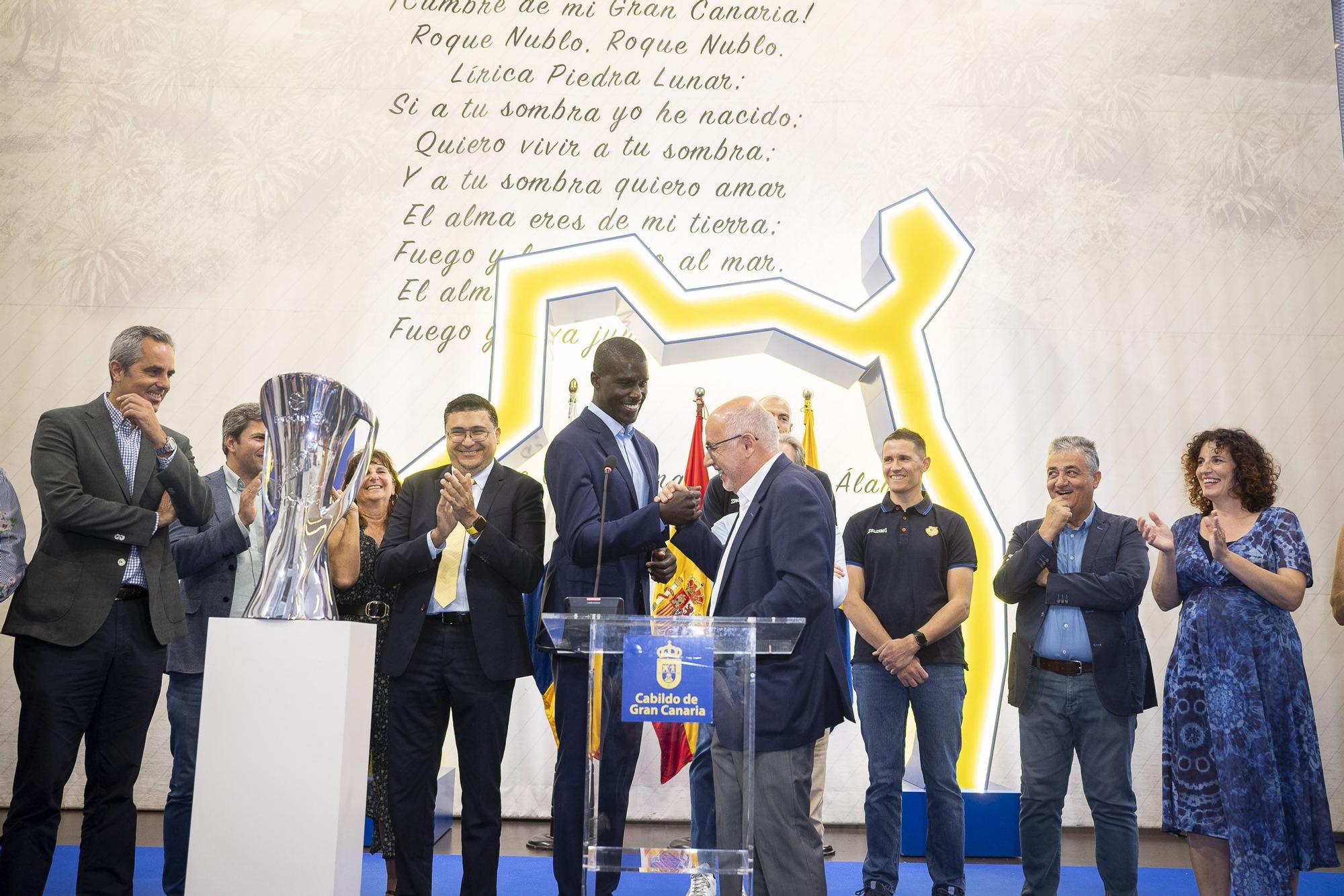 Celebración de la Eurocopa del CB Gran Canaria en el Cabildo grancanario