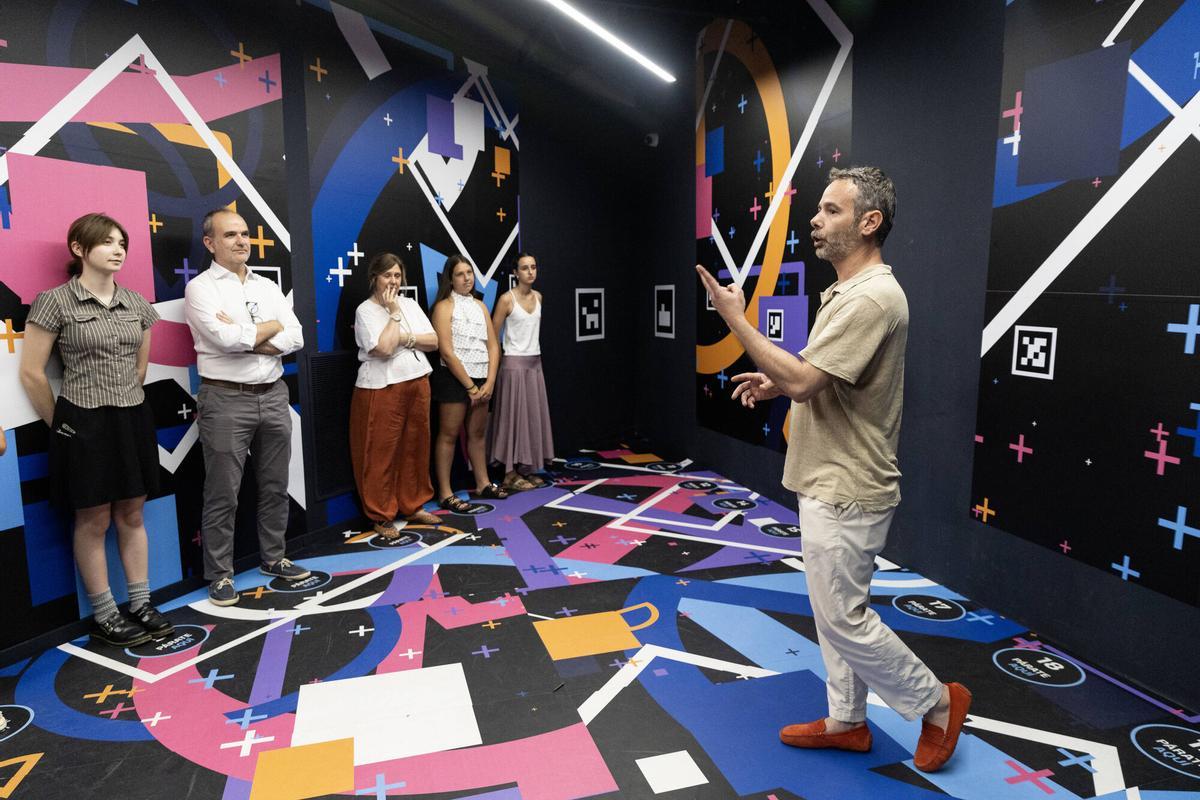Experiencia inmersiva en realidad virtual Space Explorers: THE ISS EXPERIENCE en el espacio Eclipso de la cúpula del centro comercial Las Arenas de Barcelona.