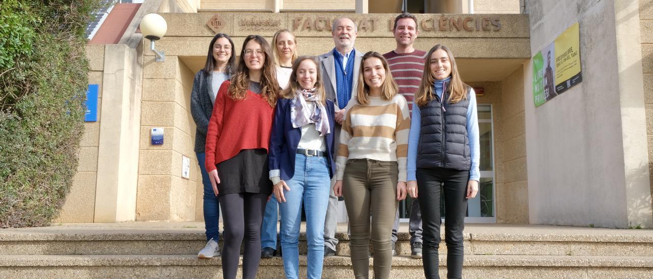 Josep Antoni Tur, catedrático de Fisiología de la UIB, arriba en el centro, con parte del equipo de investigadores.