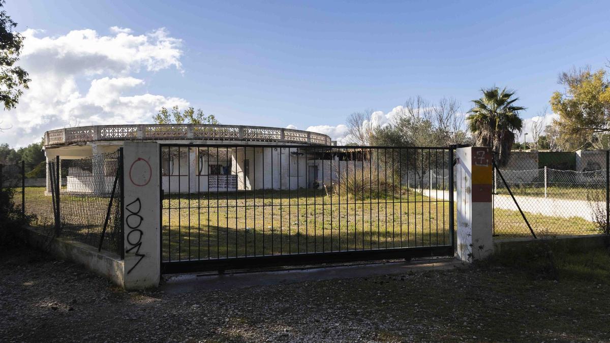 Vista de la Venta de Bous de El Saler, desde la entrada principal.