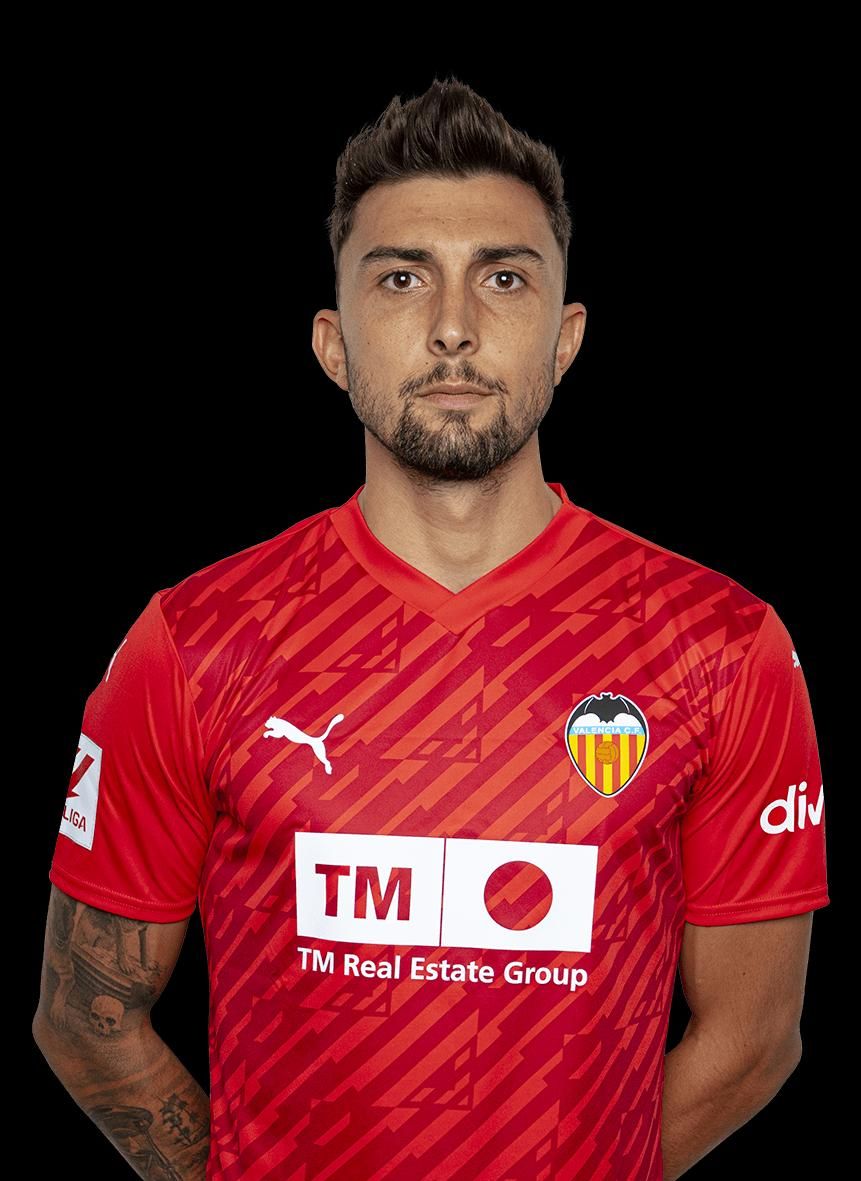 13- Cristian Rivero.png