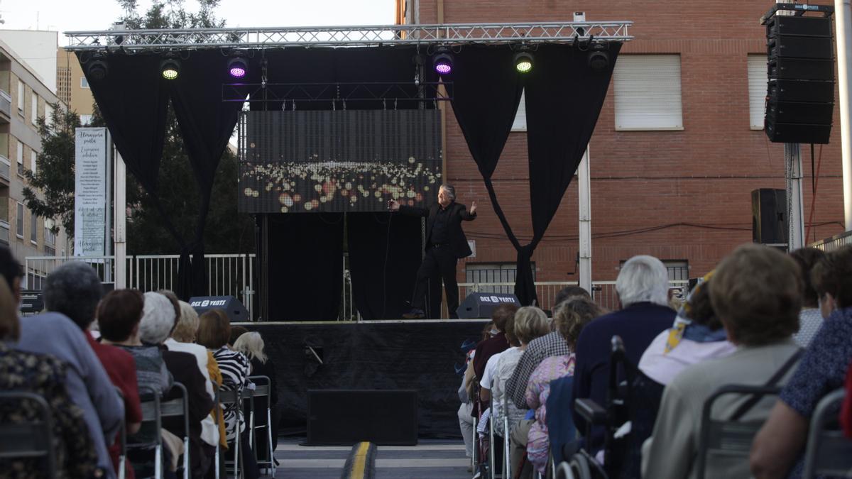 La actuación de Francisco ha sido uno de los grandes reclamos de la jornada festiva de este martes.