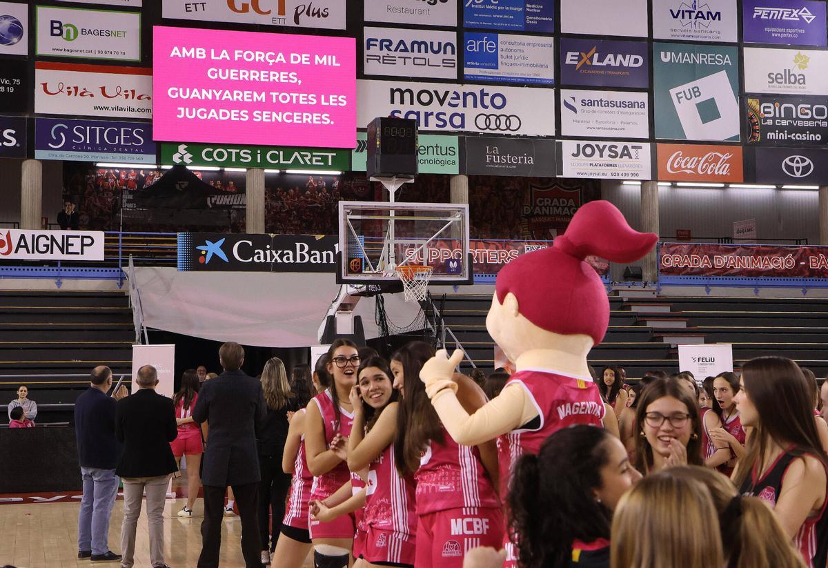 Imatges de la presentació del Manresa Club Bàsquet Femení Imatges de la presentació del Manresa Club Bàsquet Femení