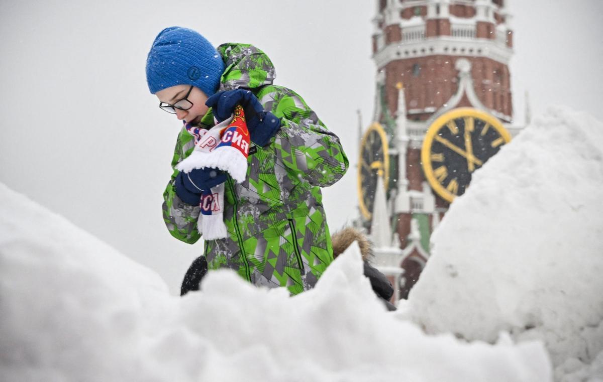 Moscú vive la mayor nevada en 150 años