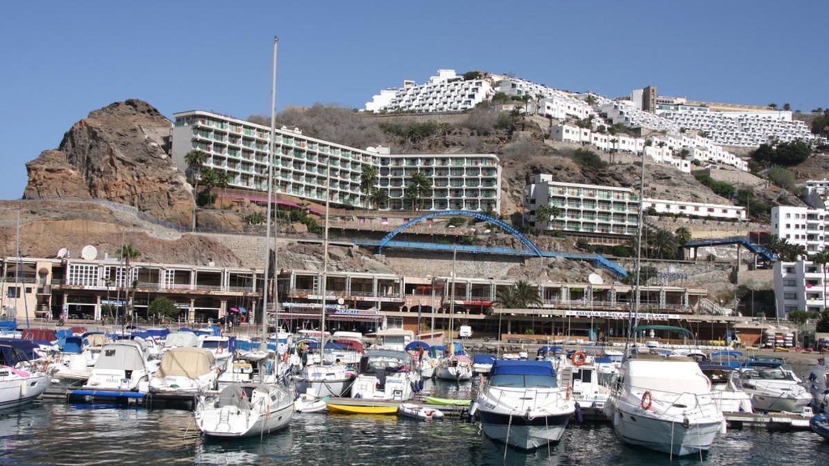 Paseo marítimo del puerto de Mogán.