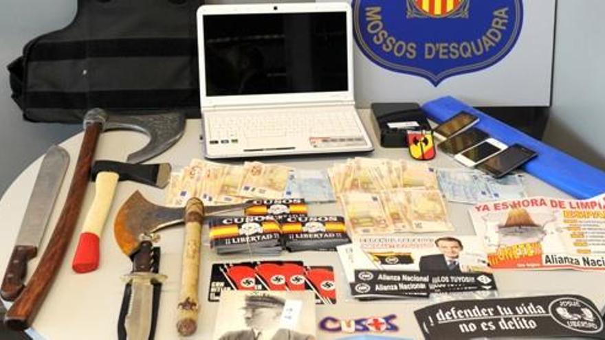 Detinguts per extorsionar un home per pagar la defensa dels acusats de l&#039;agressió neonazi a Manresa