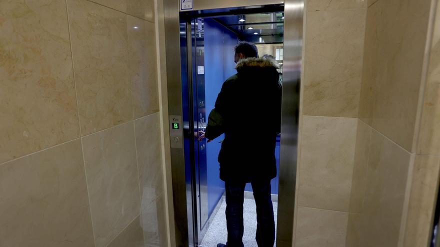 El 15% de los ascensores de A Coruña deben ser revisados antes de julio para evitar que sean paralizados