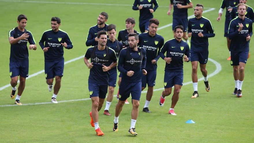 La plantilla malaguista se ejercitó ayer por la mañana en La Rosaleda antes de partir a Soria.