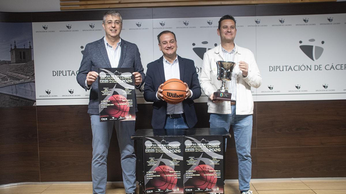 Presentación en la Diputación de Cáceres, este lunes.