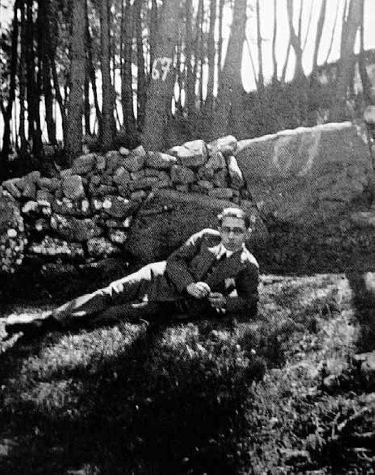 Gonzalo Torrente Ballester en Bueu, posiblemente en Mourisca (Beluso).