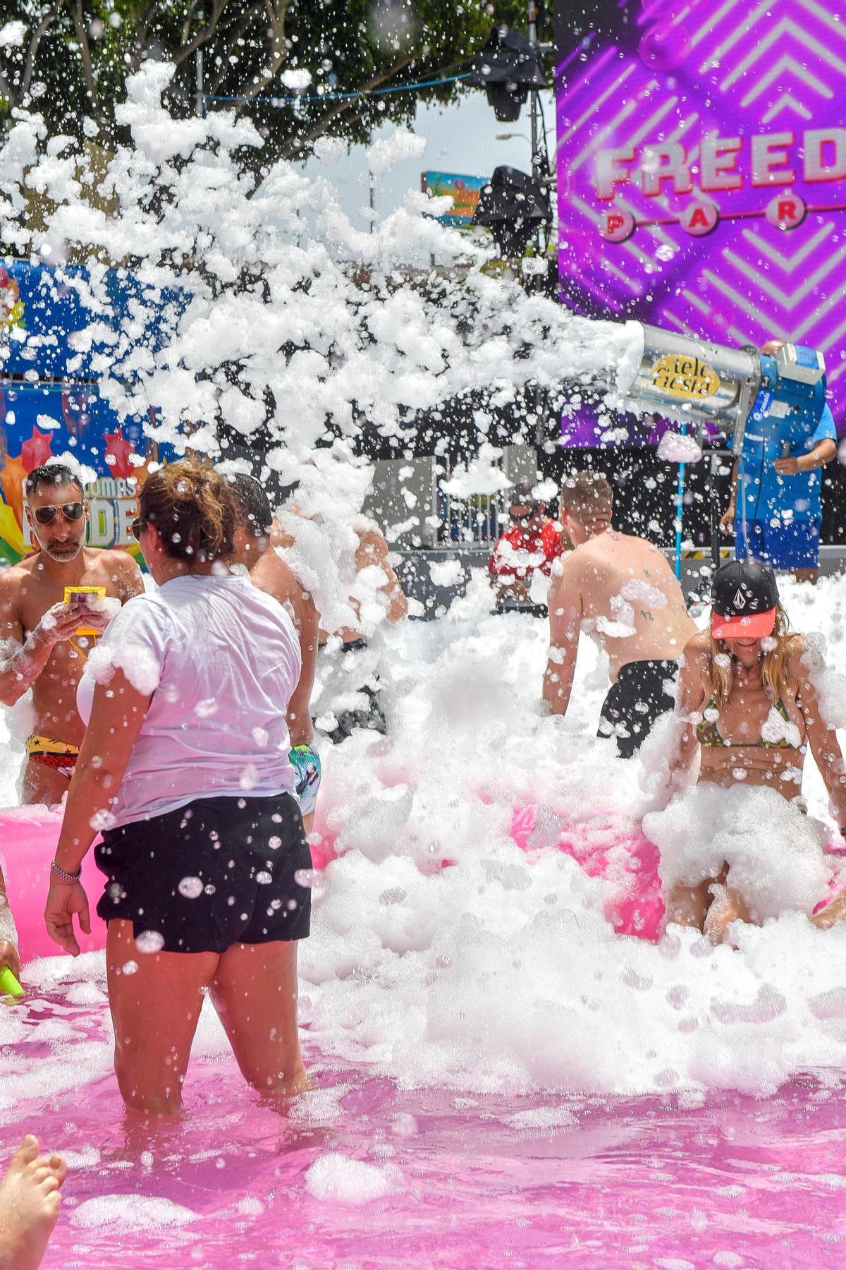 Fiesta de la espuma en el Maspalomas Pride 2024