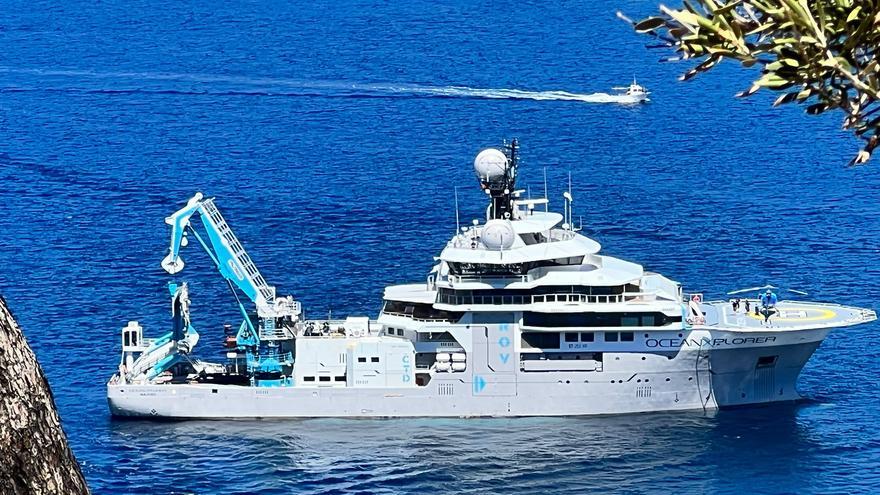 High-Tech-Forschungs-Yacht ankert vor Port d&#039;Andratx auf Mallorca