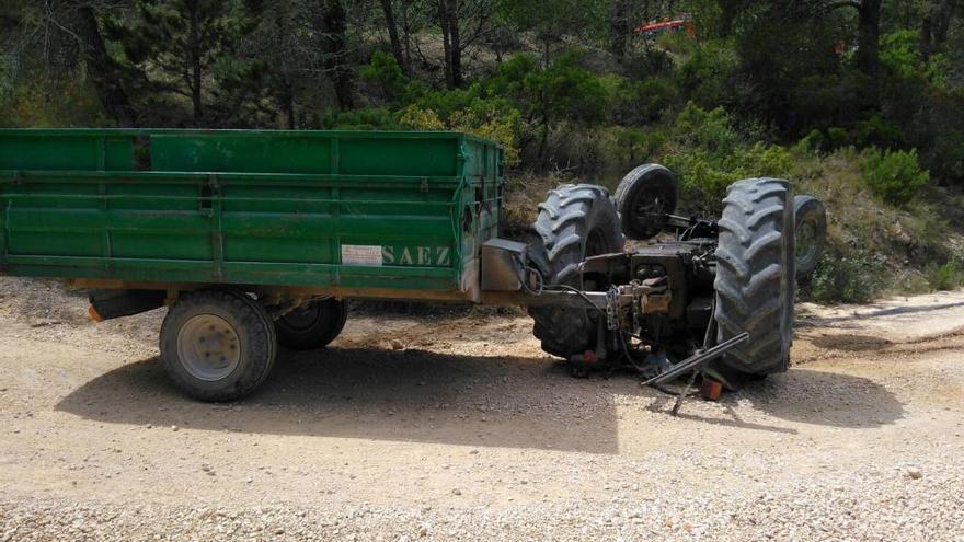 Muere un hombre en Jumilla atrapado bajo su tractor