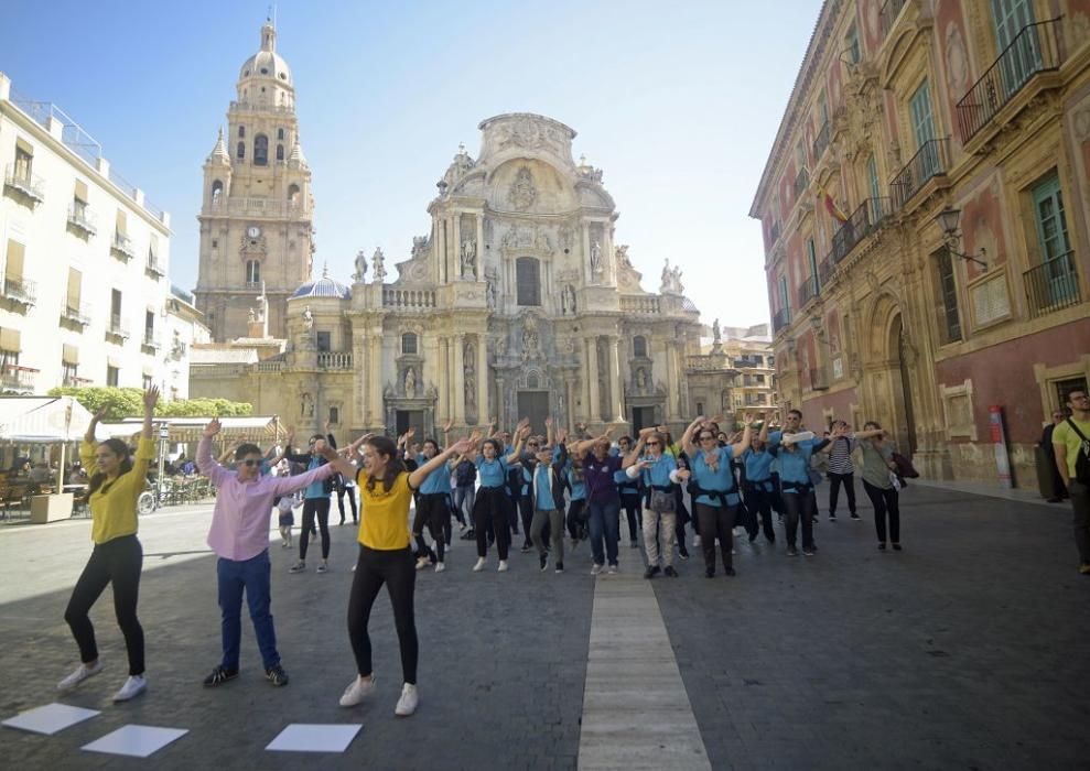 Flashmob en Belluga al ritmo de Abba