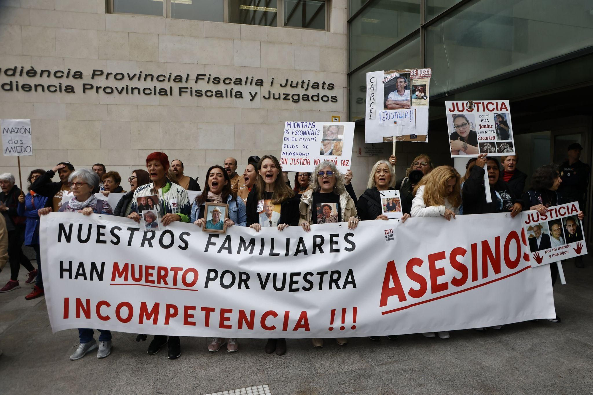 La llegada de la exconsellera Pradas y Argüeso para declarar como imputados por la gestión de la dana