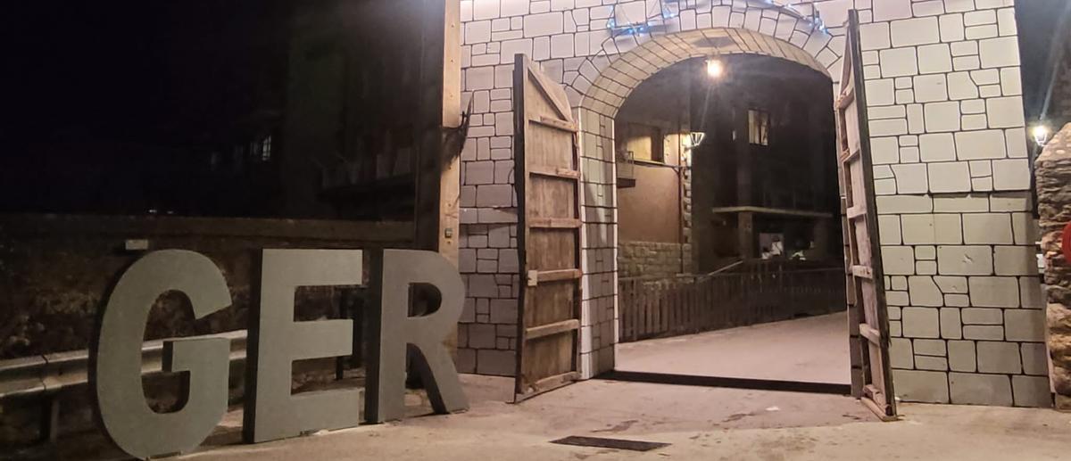 El portal real que dona la benvinguda al recorregut