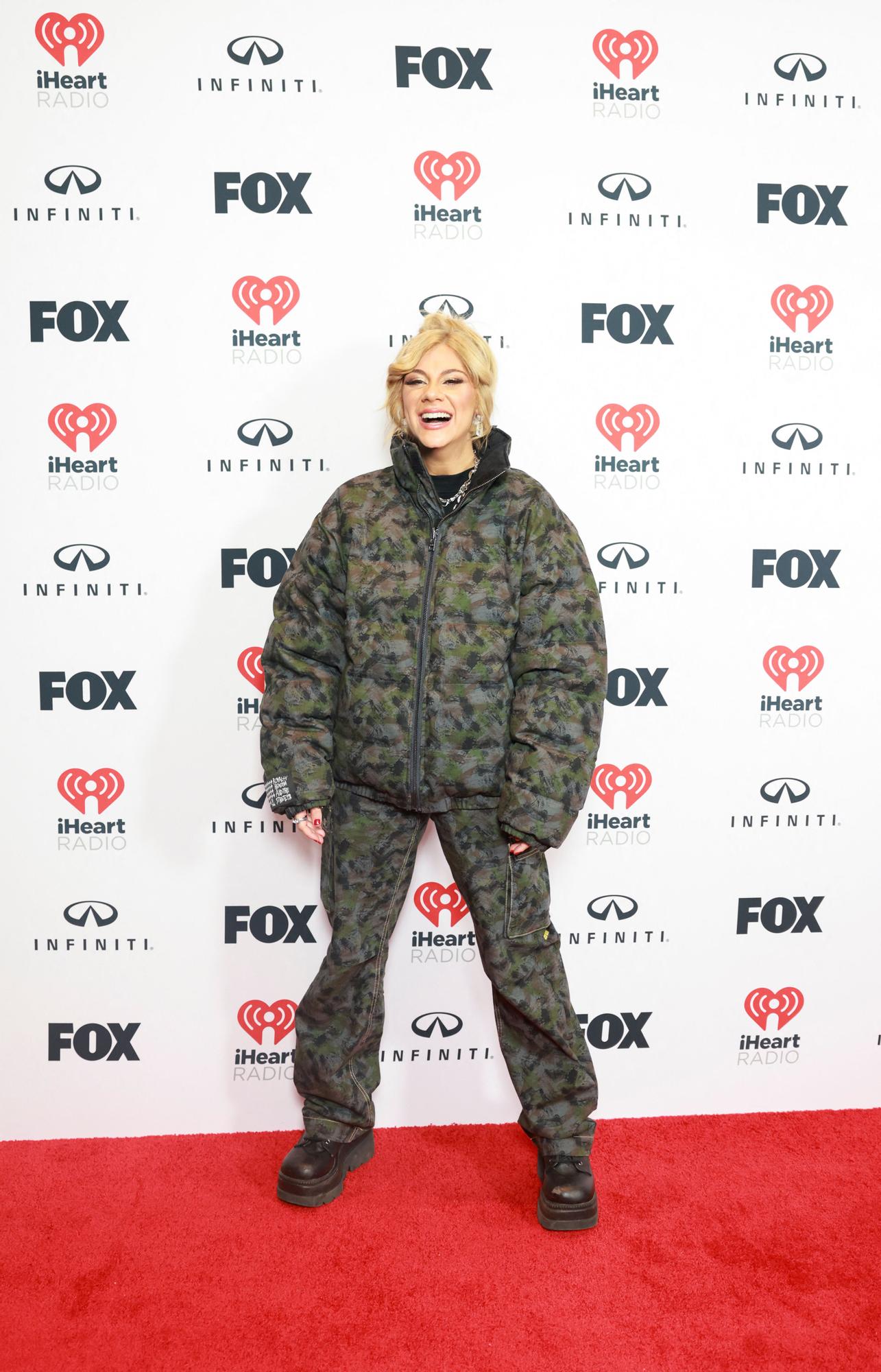 Las mejores imágenes de la alfombra de los iHeartRadio Music Awards 2023