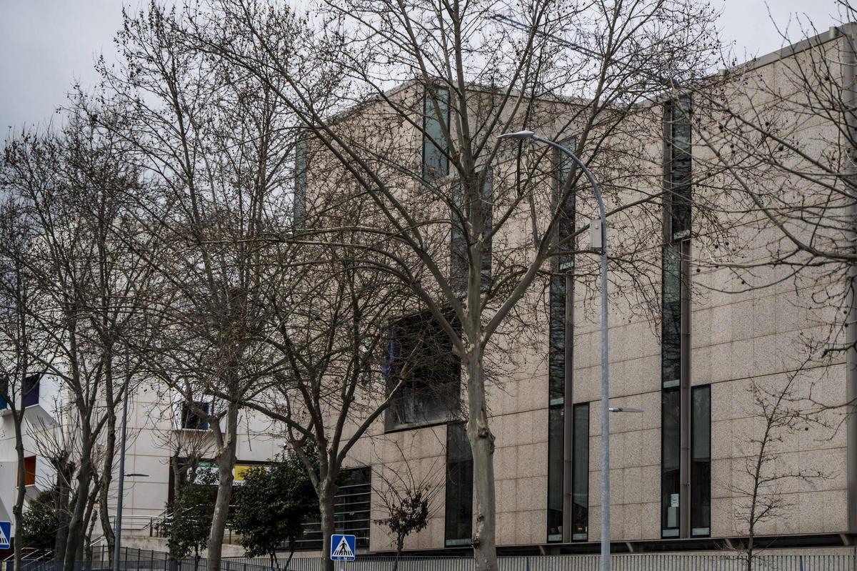 Galería | Así está la avenida de la Hispanidad de Cáceres en la actualidad