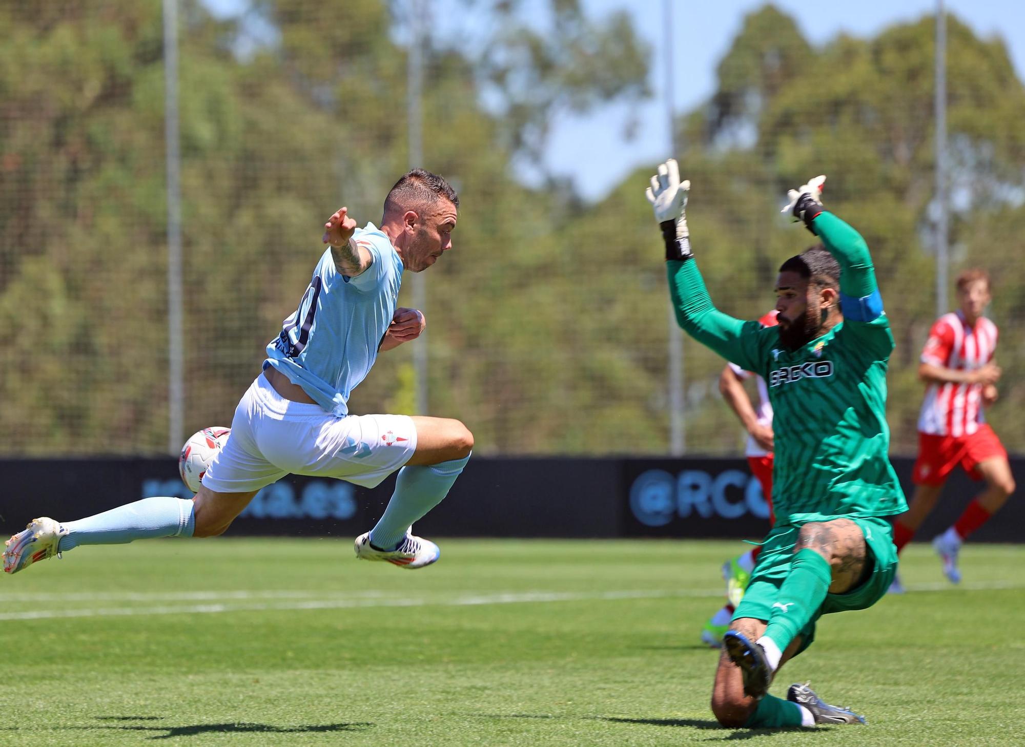 Las imágenes del amistoso Celta 2 - 1 Sporting de Gijón, en Afouteza