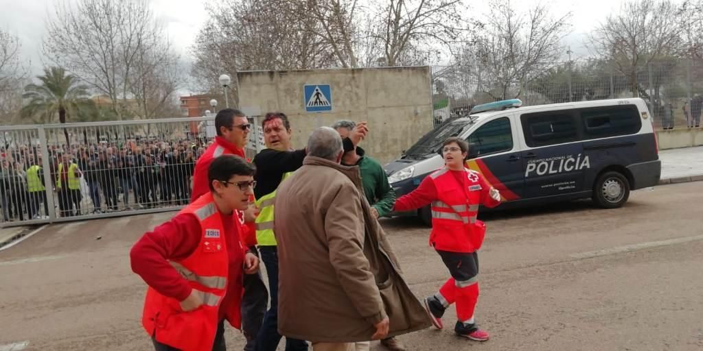 Manifestación de los agricultores en Don Benito frente a Feval