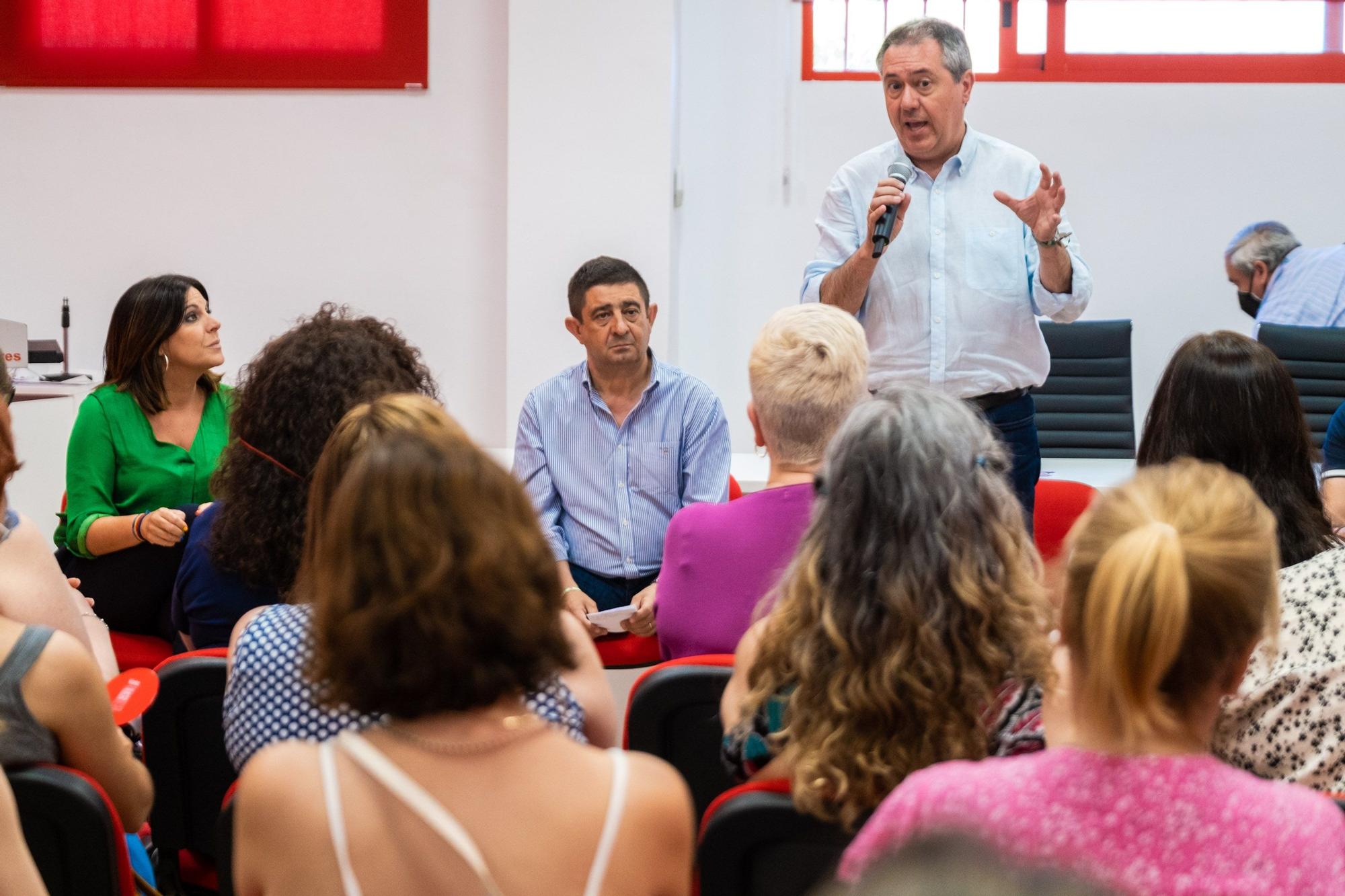 Espadas en una visita a Linares (Jaén)