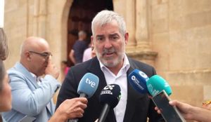 Clavijo afirma que los menores migrantes están siendo recogidos con menos garantías