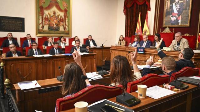 El último pleno celebrado en Elche, y al que siguió otro extraordinario, el pasado 5 de mayo.