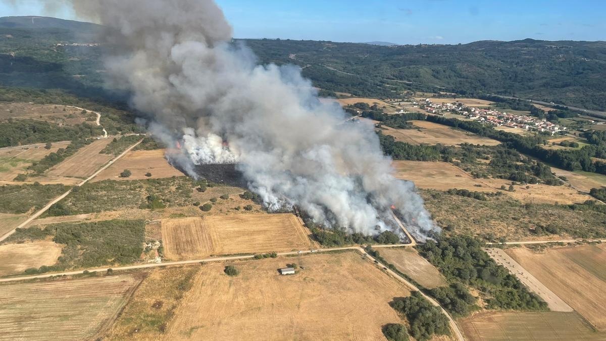 El incendio de Trasmiras, en Escornabois.