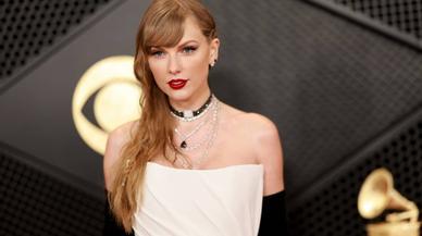 La gran noche de Taylor Swift: look de diva, anuncio de nuevo disco y un premio para la historia