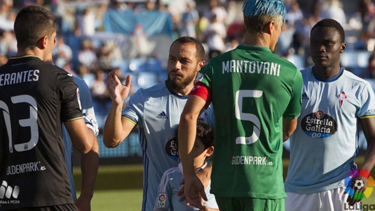 Mantovani lució el pelo azul para el debut del Lega