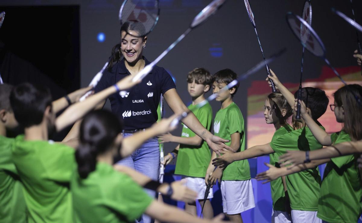 Huelva ret el seu últim homenatge  a Carolina Marín