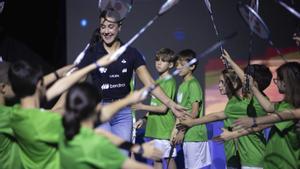 Huelva ret el seu últim homenatge  a Carolina Marín