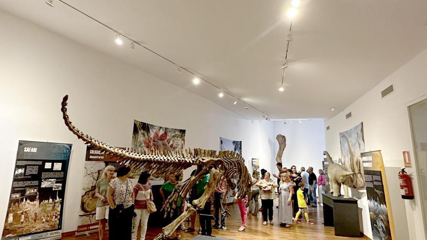 La Fundación Dinópolis exhibe una muestra de dinosaurios gigantes en Jaén