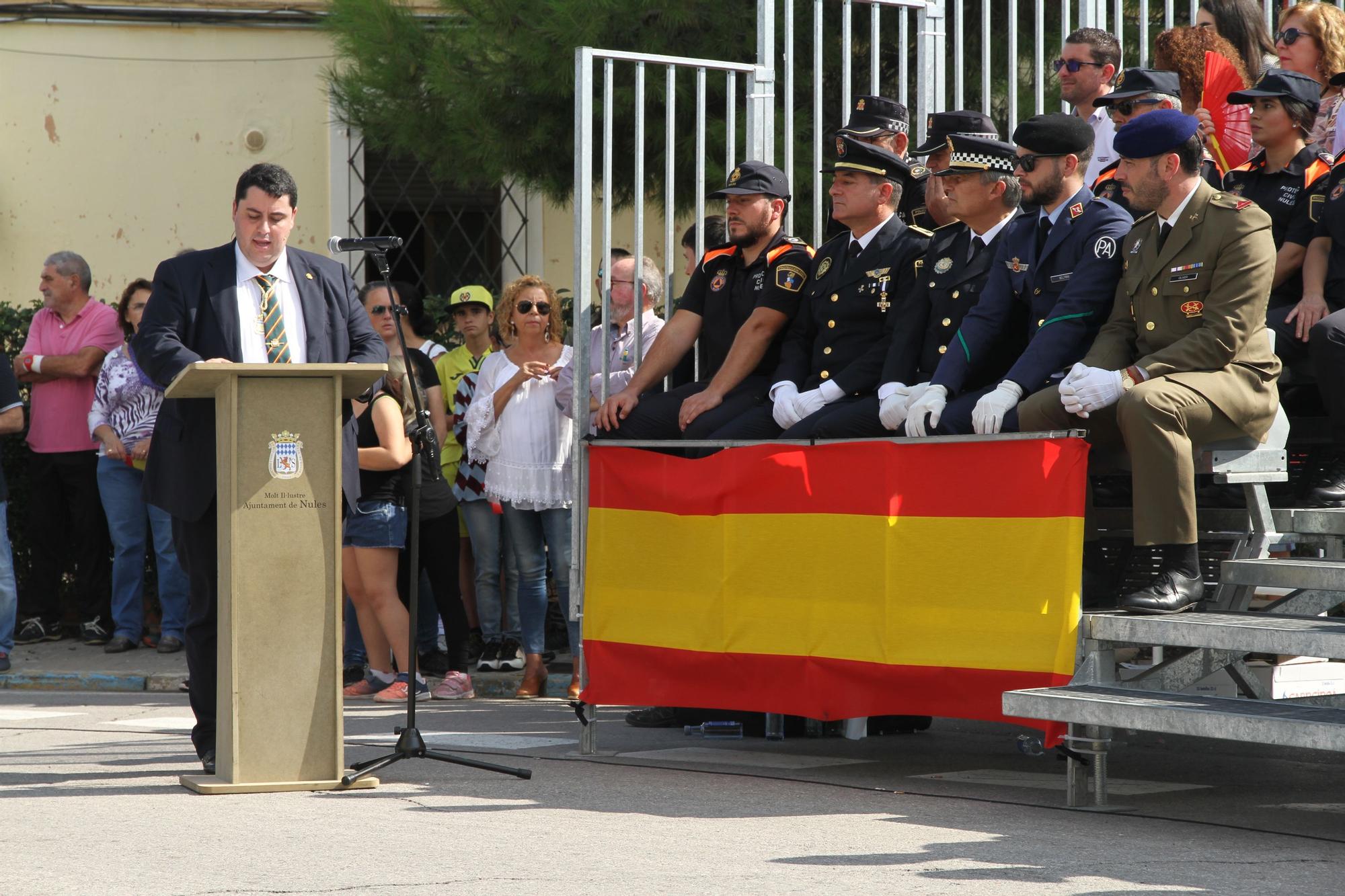 Nules iza la bandera más grande de la provincia en el Día de la Hispanidad