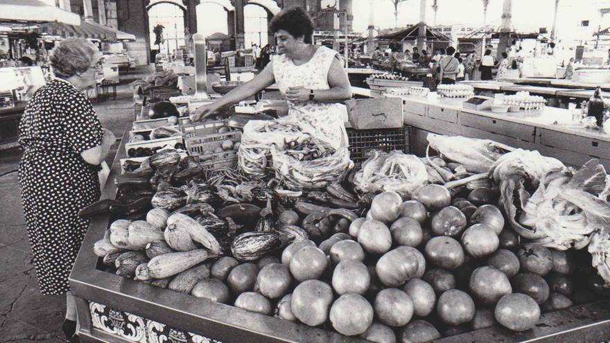 ENCUESTA: ¿Estás de acuerdo en que se pongan puestos de fruta y verdura junto al Mercado de Colón?