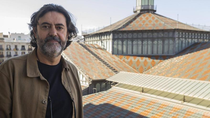El director del Museu d'Història de Barcelona, Carles García Hermosilla, junto al Born