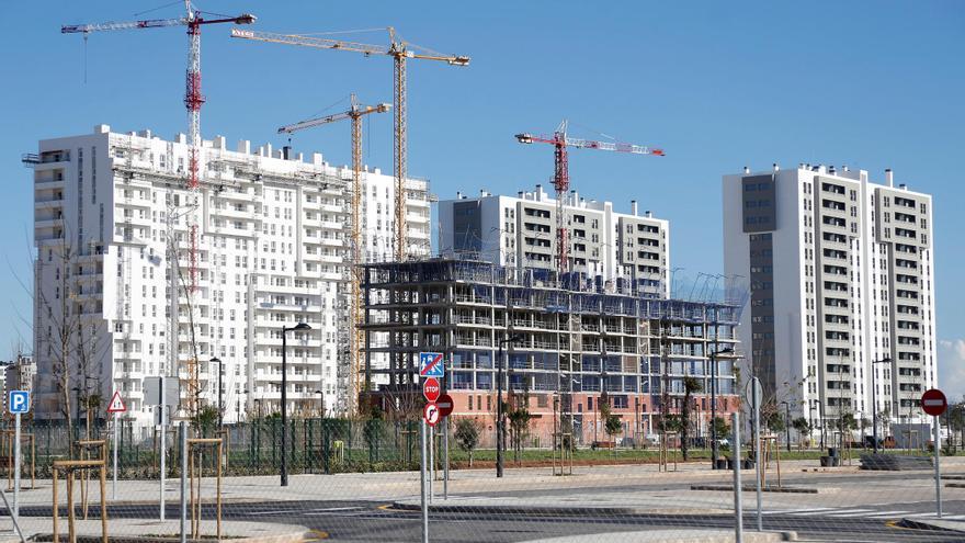 El Banco de España dice que el tirón turístico dificulta el acceso a la vivienda en zonas como Marbella y Málaga